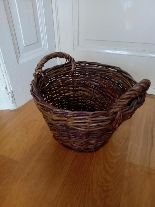Mand! Van wilgentakken, jaren zestig / zeventig, Huis en Inrichting, Woonaccessoires | Schalen en Manden, Zo goed als nieuw, Rond