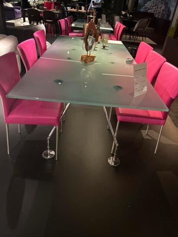 Glazen Eettafel met Metalen Poten - Modern Design beschikbaar voor biedingen