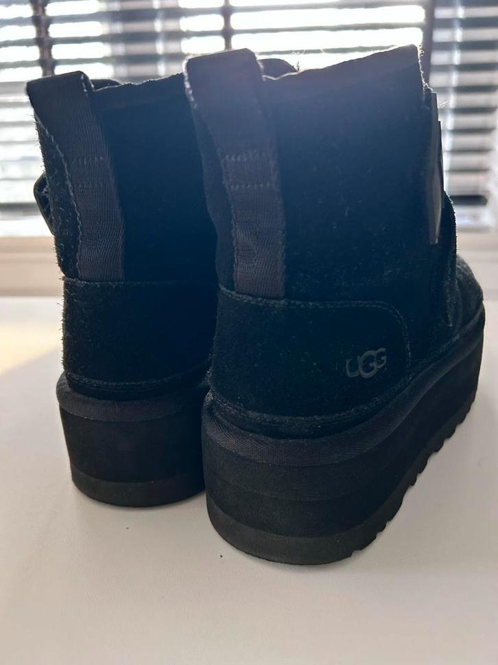 UGG Neumel Platform Zwart - Maat 38, Kleding | Dames, Schoenen, Nieuw, Lage of Enkellaarzen, Zwart, Ophalen of Verzenden
