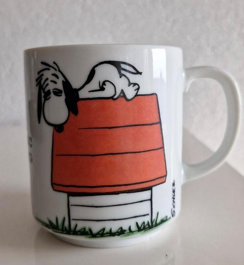 Beker Snoopy 1958, Huis en Inrichting, Keuken | Servies, Zo goed als nieuw, Kop(pen) en/of Schotel(s), Overige stijlen, Ophalen of Verzenden