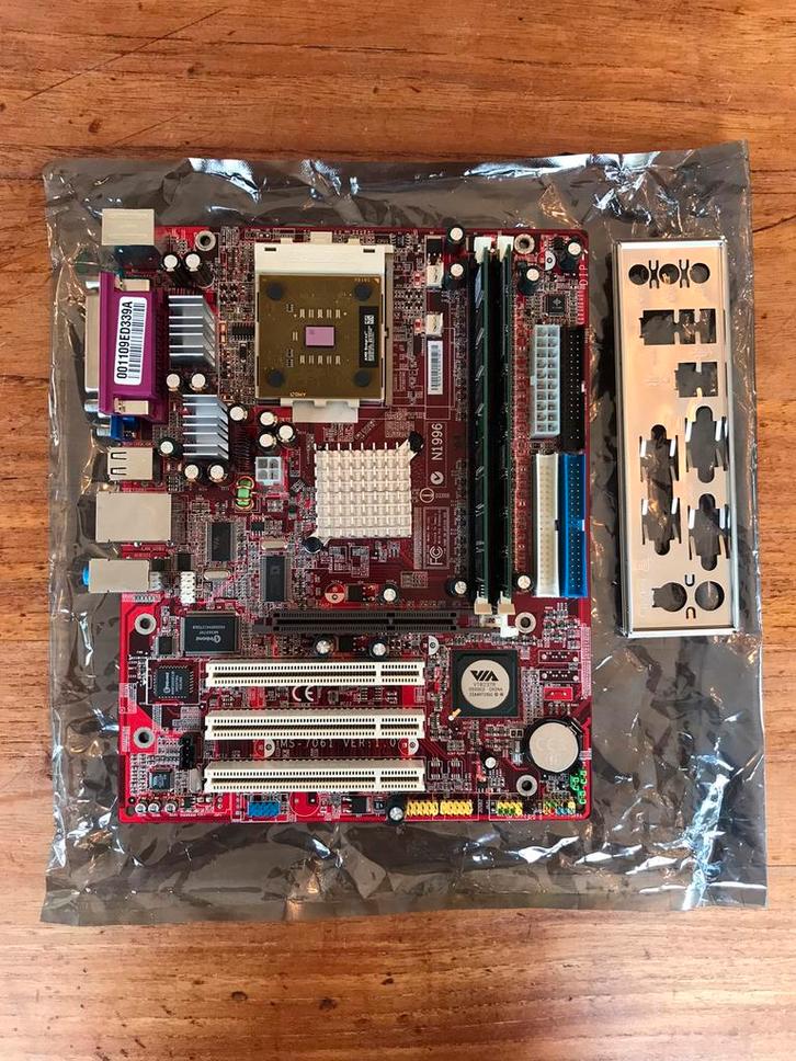 MSI KM3M-V Socket 462, AMD Sempron 2400+, 512MB DDR-400, Computers en Software, Moederborden, Zo goed als nieuw, Overige typen