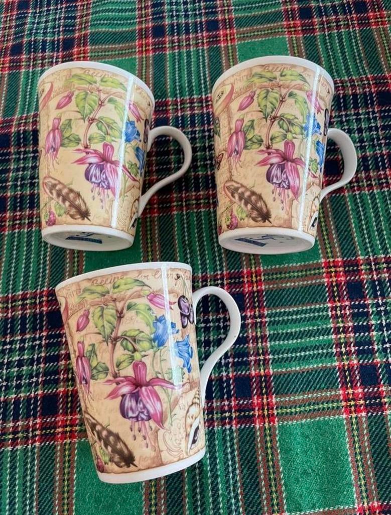 Crown trent china limited edition bekers mokken, Huis en Inrichting, Keuken | Servies, Ophalen of Verzenden, Zo goed als nieuw