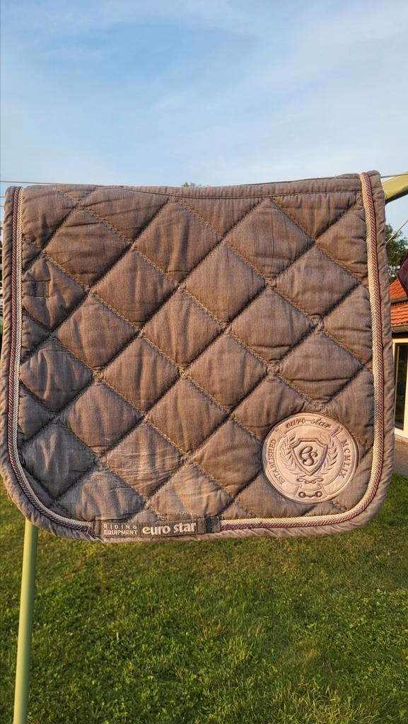 EUROSTAR zadeldekje grijs met logo. FULL DRESSUUR, Dieren en Toebehoren, Paarden en Pony's | Dekens en Dekjes, Zo goed als nieuw