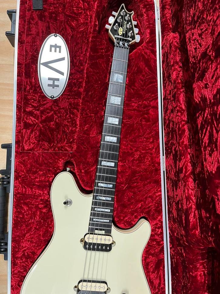 Evh wolfgang usa ivory, Muziek en Instrumenten, Snaarinstrumenten | Gitaren | Elektrisch, Zo goed als nieuw, Solid body, Overige merken