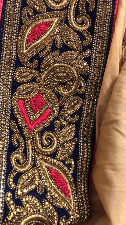 Bollywood salwar kamiz met steentjes afgewerkt, Kleding | Dames, Gelegenheidskleding, Nieuw, Overige typen, Ophalen of Verzenden