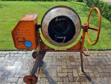 Betonmolen beschikbaar voor biedingen