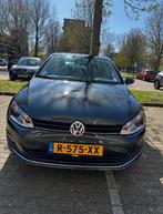 Volkswagen Golf 1.2 TSI 81KW 5D Dsg-7 2016 Grijs, Auto's, Stof, Zwart, 4 cilinders, 620 kg