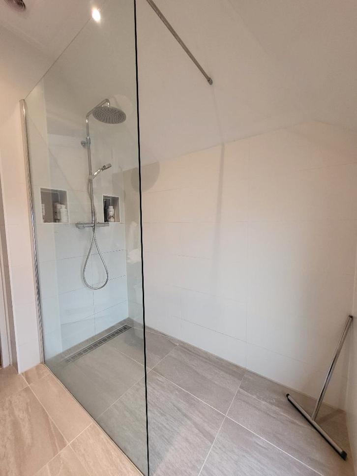 Glazen badkamerwand (transparant), Doe-het-zelf en Verbouw, Glas en Ramen, Gebruikt, Glasplaat, 160 cm of meer, 120 tot 160 cm