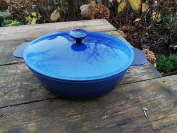 Ovale gietijzeren pan 32x26cm x ca 12h prachtige kleur blauw beschikbaar voor biedingen