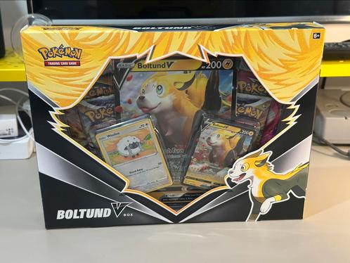Boltund V Box - Collection Box met Evovling Skies, Fusion, Hobby en Vrije tijd, Verzamelkaartspellen | Pokémon, Nieuw, Boosterbox