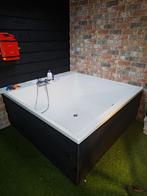 Nieuw 4-persoons ligbad 175x175cm incl kraan en douche, Ophalen, Zo goed als nieuw, Bad