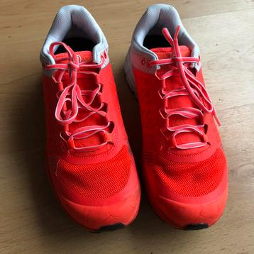 Scarpa trailrunning schoenen maat 40,5 beschikbaar voor biedingen