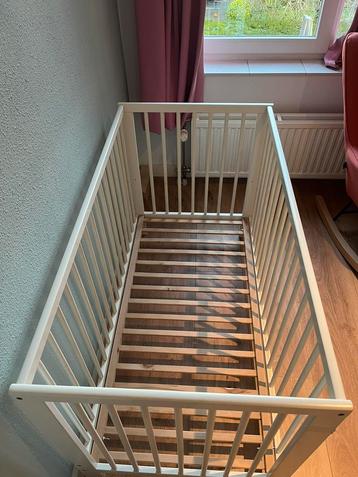 Wit ledikant 60x120 beschikbaar voor biedingen