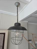 Industriële hanglamp, Huis en Inrichting, Lampen | Hanglampen, Gebruikt, Industrieel vintage, Ophalen of Verzenden, Glas