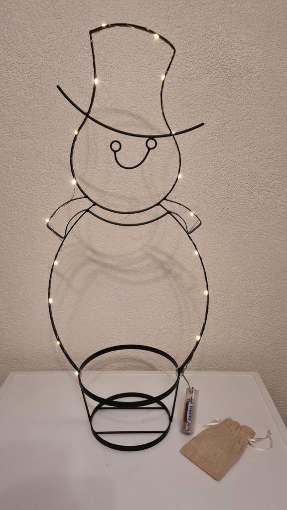 Tuinfiguur: zwarte metalen sneeuwpop met verlichting, Tuin en Terras, Overige Tuin en Terras, Zo goed als nieuw, Ophalen