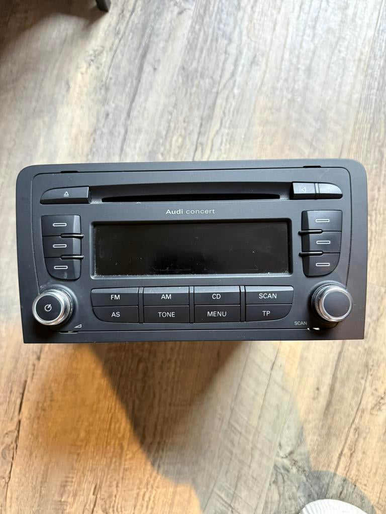 Audi Concert Radio, Auto diversen, Autoradio's, Zo goed als nieuw, Ophalen of Verzenden
