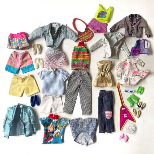 Vintage retro Barbie en Ken kleding, gitaar, schoenen tassen, Verzamelen, Poppen, Gebruikt, Kleertjes, Ophalen of Verzenden