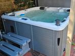 Gebruik Jacuzzi met Trap, cover en coverlifter, waterval., Tuin en Terras, Bubbelbaden en Hottubs, Ophalen, Gebruikt, Afdekzeil