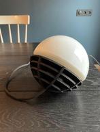 Glazen bollamp met lasergesneden voet - Tafellamp, Ophalen of Verzenden, Zo goed als nieuw, Glas, Minder dan 100 cm