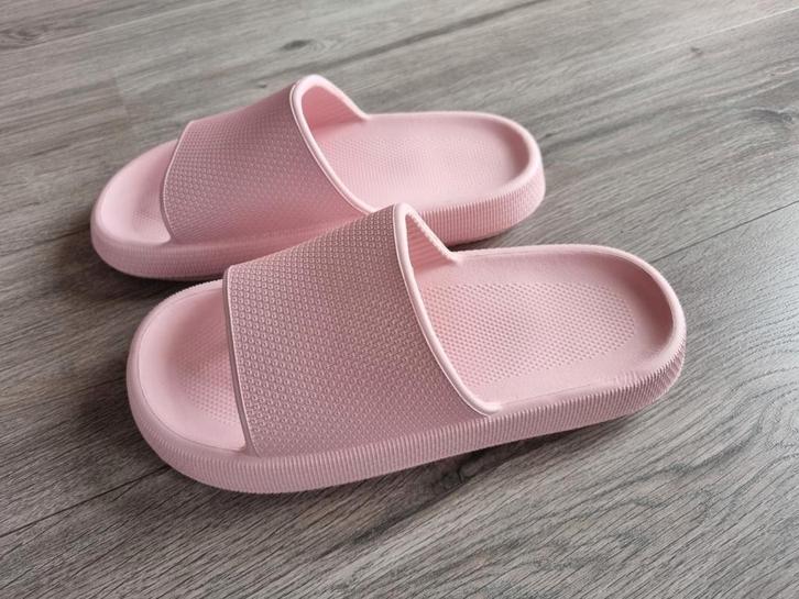 Roze Comfort Slippers Maat 40-41, Kleding | Dames, Schoenen, Nieuw, Roze, Ophalen of Verzenden