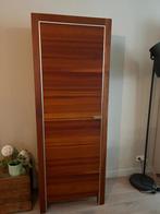 Hoge massieve kersenhouten kast met rvs strip, Ophalen, Zo goed als nieuw, Minder dan 150 cm, Kersenhout