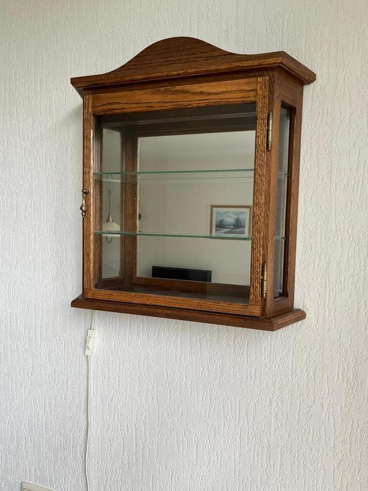 Kleine vitrinekast donker eiken met verlichting, Huis en Inrichting, Kasten | Dressoirs, Gebruikt, Minder dan 50 cm, 25 tot 50 cm