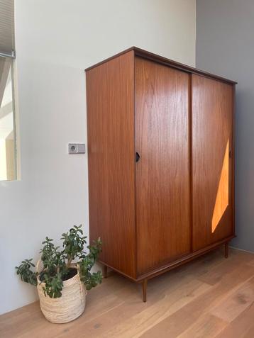 Hoge kledingkast met schuifdeuren - teak vintage beschikbaar voor biedingen