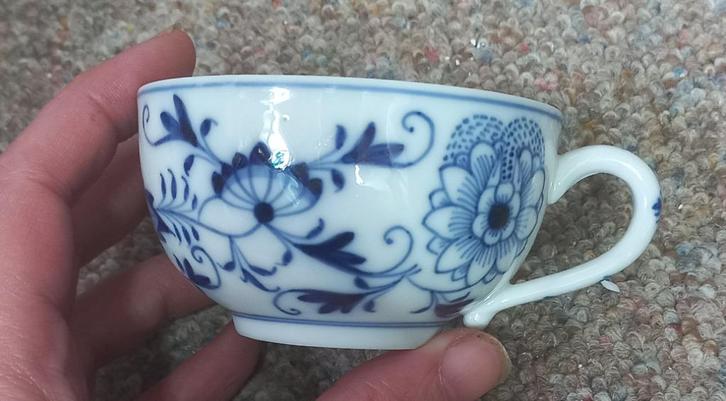 Antiek porseleinen Zwiebelmuster kopje #3, Antiek en Kunst, Antiek | Servies los, Ophalen of Verzenden