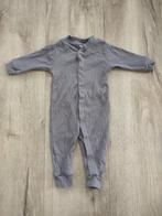 Mooi grijs boxpakje met drukknoppen, 50. Ribbelstof pakje., Kinderen en Baby's, Babykleding | Maat 50, Ophalen of Verzenden, Jongetje