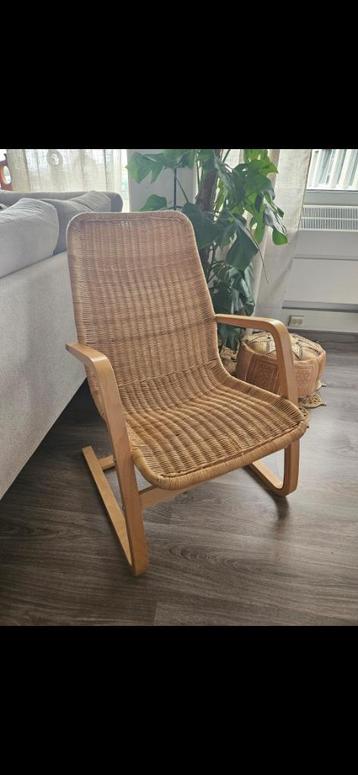Rotan stoel beschikbaar voor biedingen