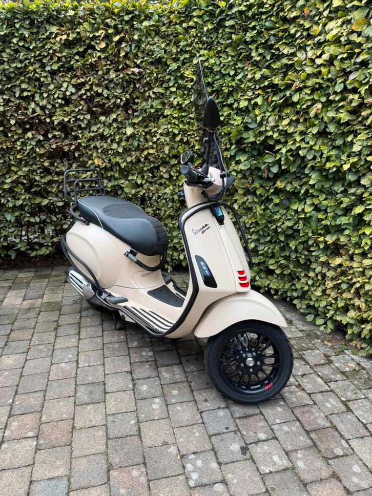 Vespa sprint S Custom eerste eigenaar., Fietsen en Brommers, Scooters | Vespa, Zo goed als nieuw, Vespa S, Maximaal 45 km/u, Benzine
