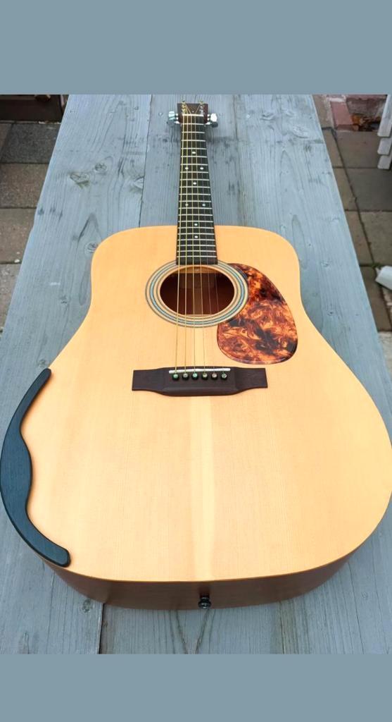 Sigma Guitars DM-ST, Muziek en Instrumenten, Snaarinstrumenten | Gitaren | Akoestisch, Gebruikt, Western- of Steelstringgitaar