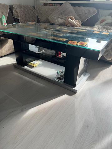 Glazen Salontafel met Metalen Frame beschikbaar voor biedingen