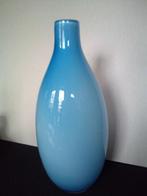 Blauwe glazen VAAS <> OPALINE glas Bloemenvaas Hoog 30 cm., Blauw, Ophalen of Verzenden, Minder dan 50 cm, Glas