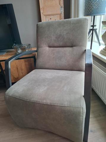 Prachtige fauteuil beschikbaar voor biedingen