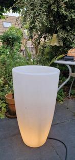 Tuinpot met verlichting, Tuin en Terras, Bloembakken en Plantenbakken, Ophalen, Kunststof, Gebruikt, Minder dan 60 cm