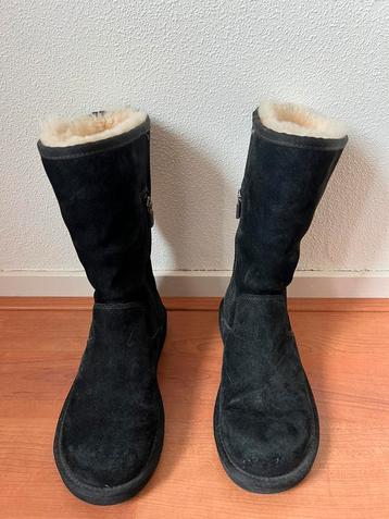 Nieuwe UGGs maat 37 beschikbaar voor biedingen