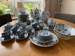 Vitage servies delen. Lijkt op saksisch blauw., Antiek en Kunst, Ophalen