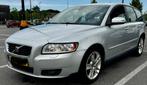Volvo V50 1.6D — Leder | Cruise | Airco | 5-zit | Trekhaak, Auto's, Volvo, Voorwielaandrijving, Parkeersensor, Zwart, 4 cilinders