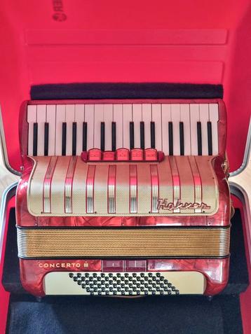 Hohner Concerto III met koffer in gegarandeerd goede staat beschikbaar voor biedingen