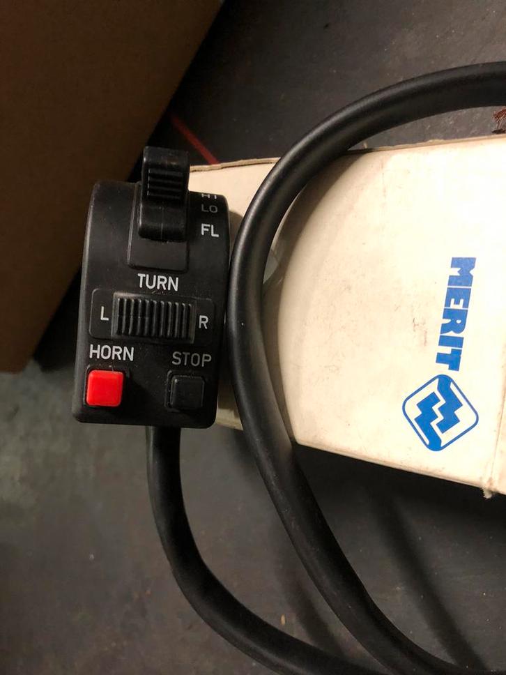 ZUNDAPP MULTISCHAKELAAR ORIGINEEL NIEUW EN ZGAN  3 X, Fietsen en Brommers, Brommeronderdelen | Zundapp, Nieuw, Overige typen, Ophalen of Verzenden