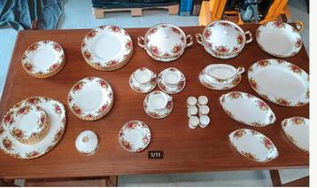 Royal Albert Old country Roses 3 x 6 borden etc zgan beschikbaar voor biedingen