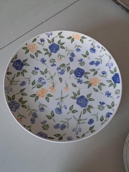 Mooi romantisch servies, Huis en Inrichting, Keuken | Servies, Zo goed als nieuw, Bord(en), Overige stijlen, Ophalen