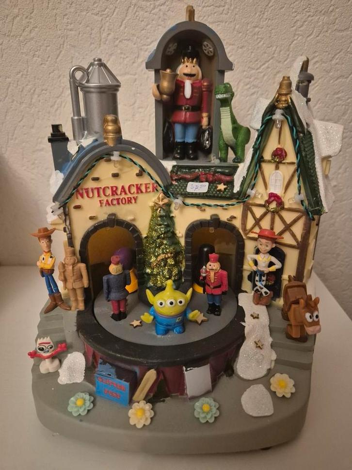 Leuk kerst tafereel
Met TOY STORY, Diversen, Kerst, Zo goed als nieuw, Ophalen of Verzenden
