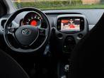 Toyota Aygo 1.0 VVT-i X-Play - Black Sand Pearl - Camera/Car, Auto's, Toyota, Voorwielaandrijving, Stof, Gebruikt, 4 stoelen