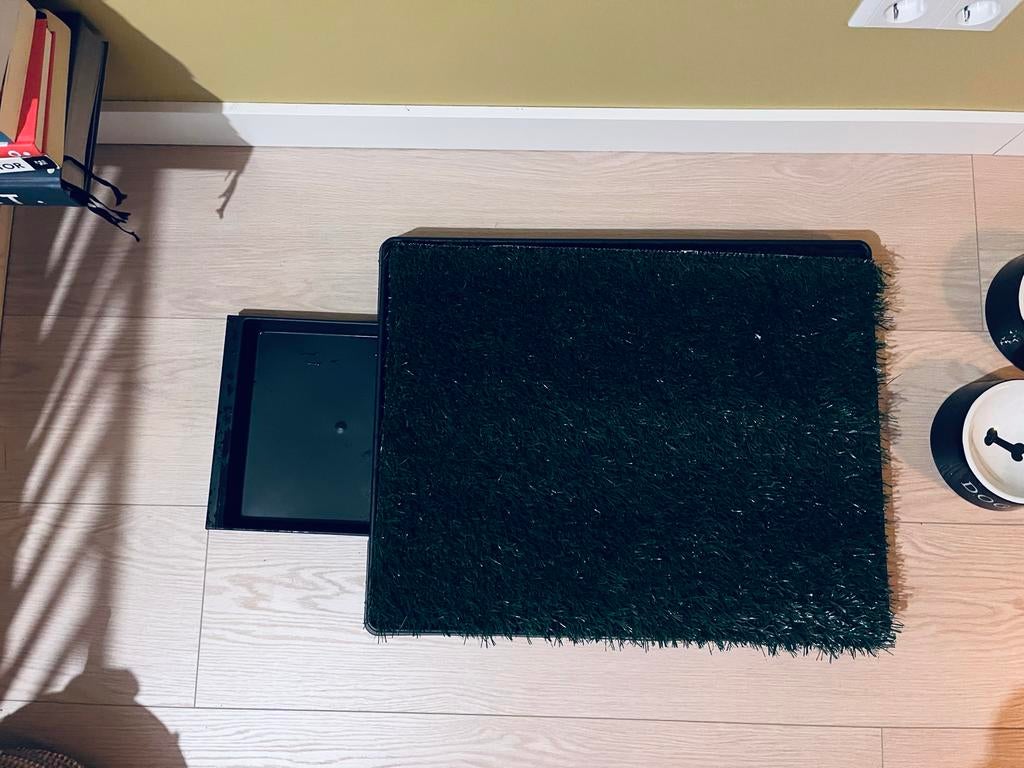 Huisdierentoilet met bak en gunstgras niet gebruikt, Ophalen