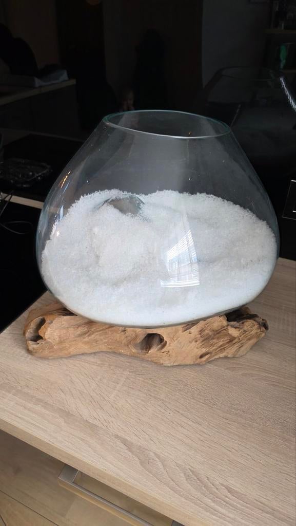 Boomstronk met glas, Ophalen