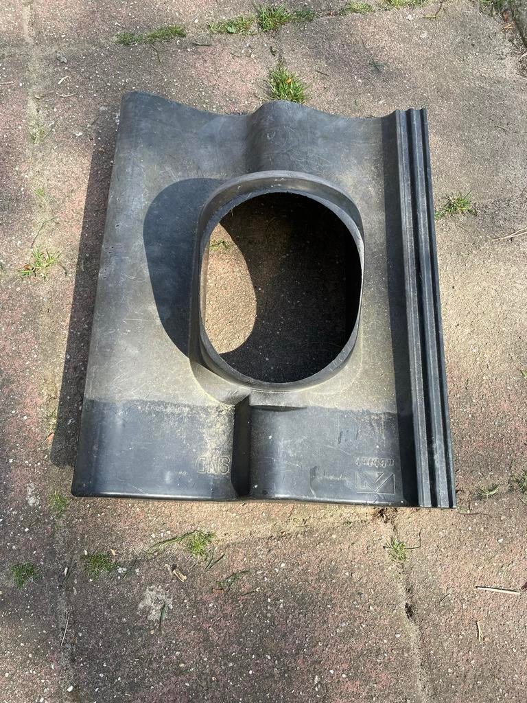 Dakdoorvoer voor ventilatie of afzuiging, Kunststof, Gebruikt, Zwart, Overige typen
