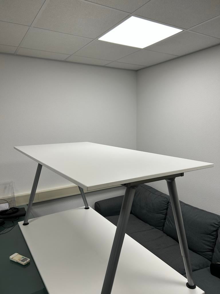 IKEA bureau 160 x 80 cm - Wit, in hoogte verstelbaar, Huis en Inrichting, Ophalen, Demontabel, Gebruikt, Metaal