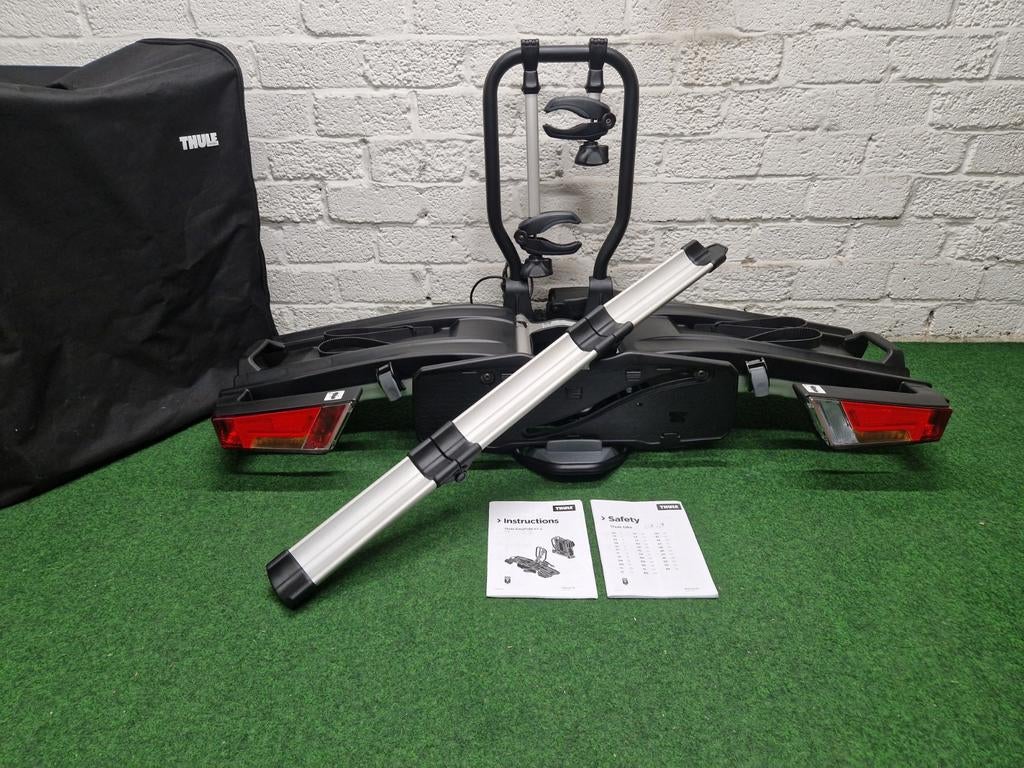 ZGAN Thule EasyFold XT 933 fietsendrager + Oprijgoot + Tas, Thule, Elektrische fiets, Ophalen of Verzenden, Zo goed als nieuw